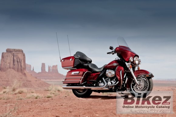2012 Harley-Davidson FLHTCU Ultra Classic Electra Glide photo